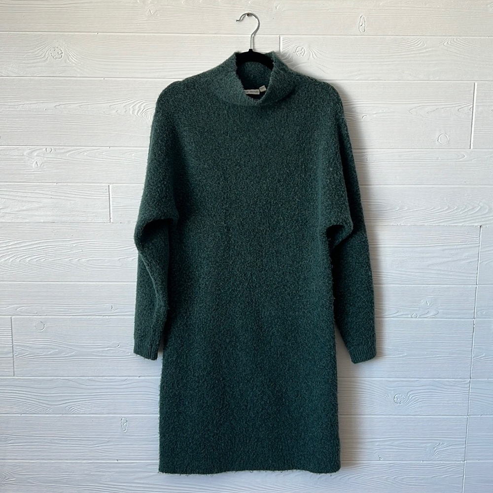 La classe couture green mock neck long sleeve fuzzy sweater dress size XS